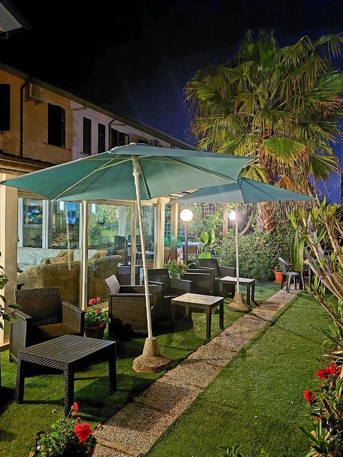 Hotel Patrizia Marina di Massa Εξωτερικό φωτογραφία