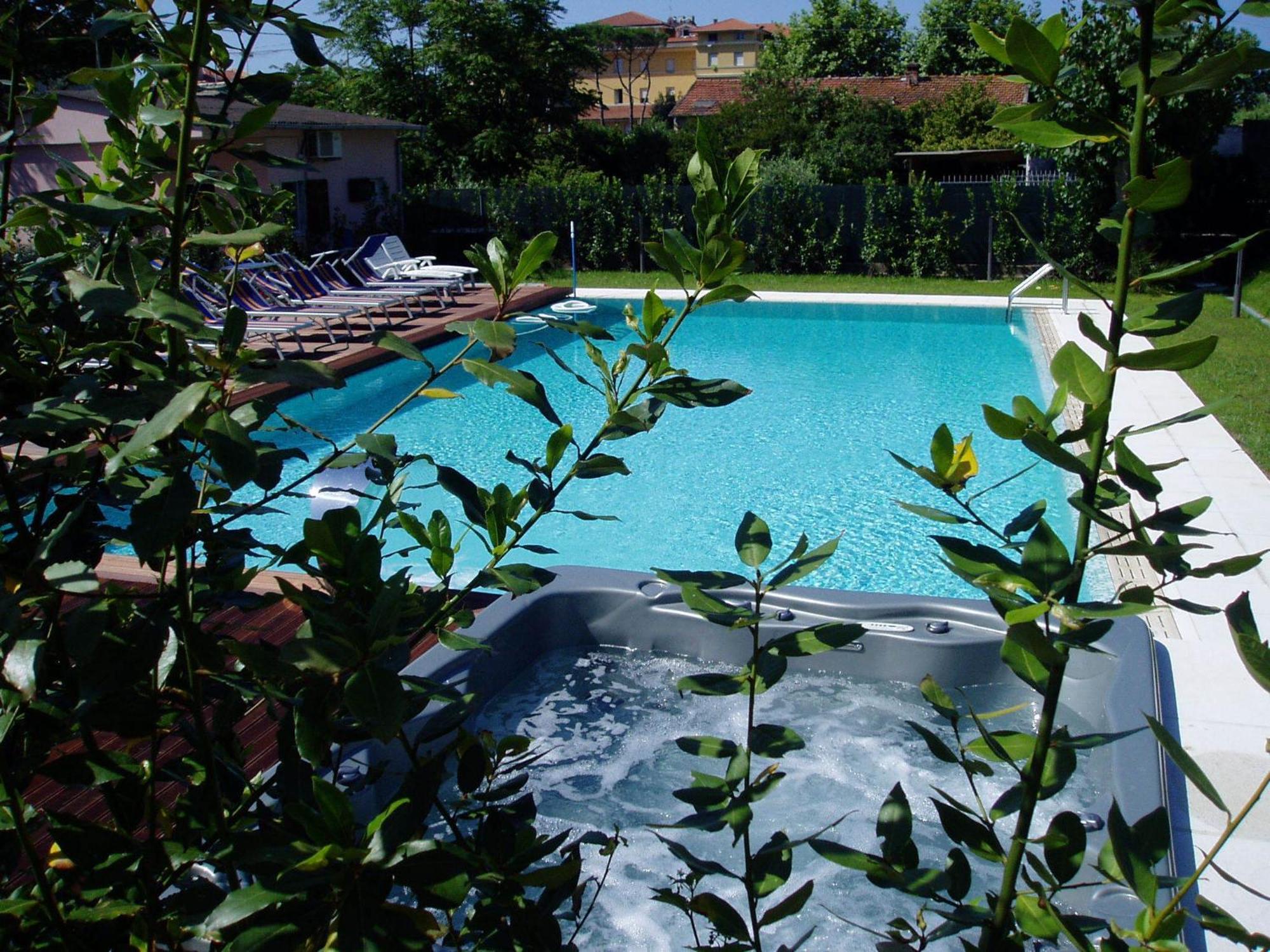 Hotel Patrizia Marina di Massa Εξωτερικό φωτογραφία
