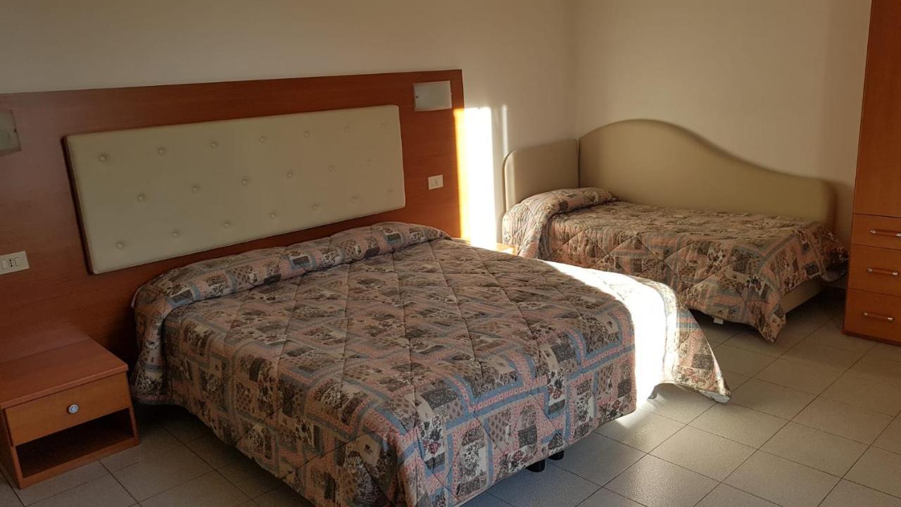 Hotel Patrizia Marina di Massa Εξωτερικό φωτογραφία