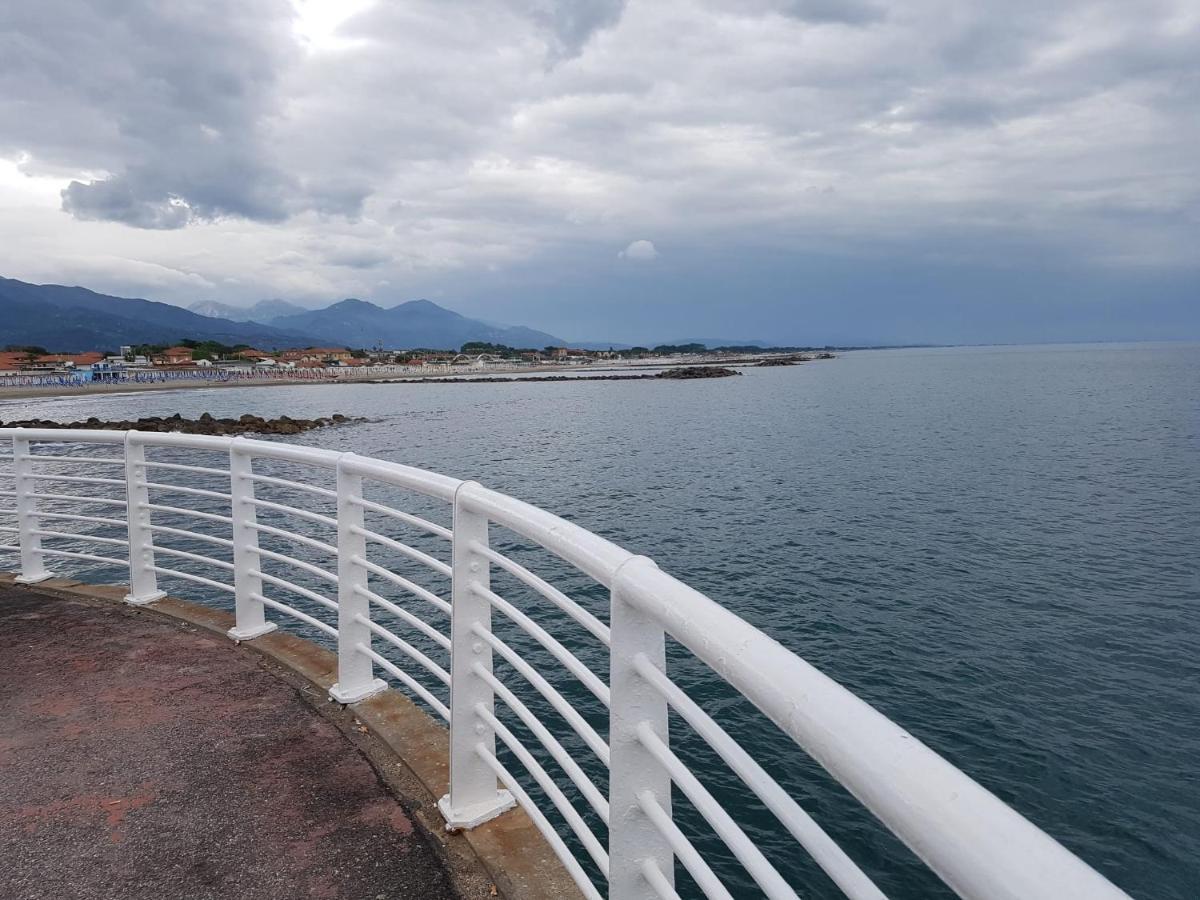 Hotel Patrizia Marina di Massa Εξωτερικό φωτογραφία
